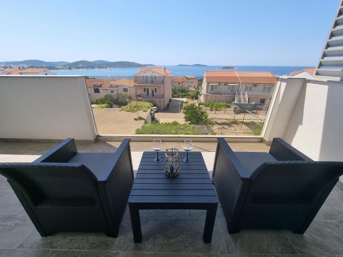 Sea View Apartment Rogoznica  Esterno foto